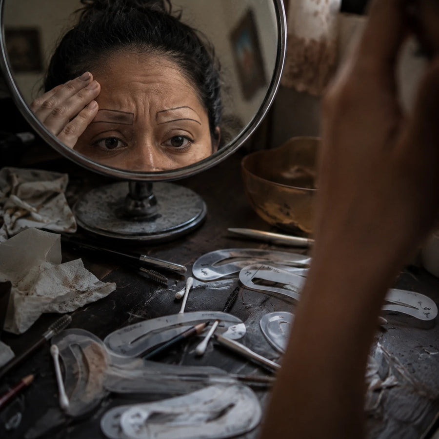 Desvanecimiento del maquillaje durante el día.